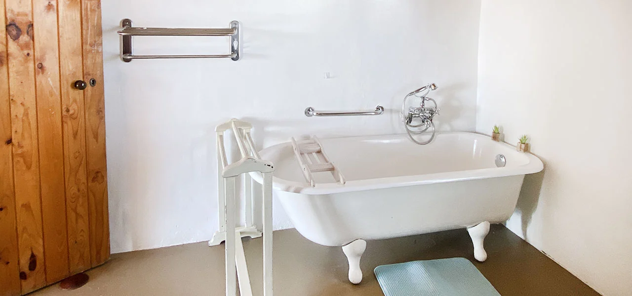 Bath at Shalom Beach House